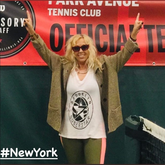 🌹 Meet your Posher, Lisa Marie - Picture 5 of 16